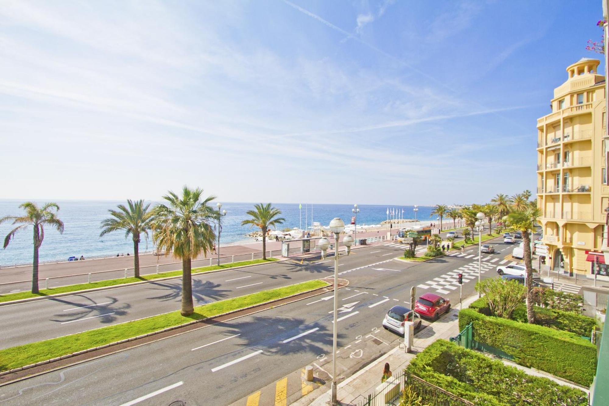 Luxury Flat Beachfront Nizza